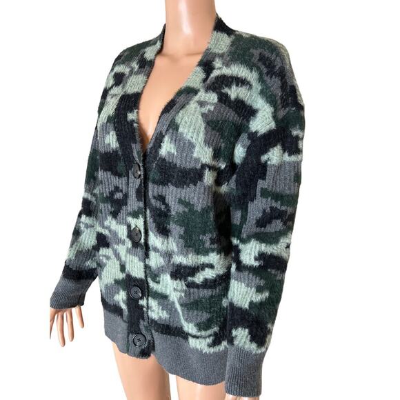 Vince Camuto cardigan sweater camo print eyelash button up V-neck SOFT SZ LG - Picture 3 of 9